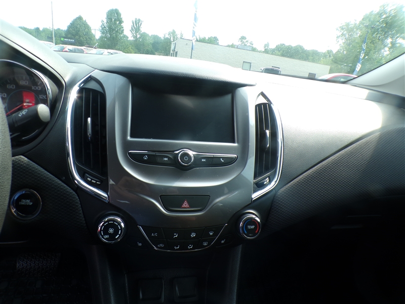 2017 Chevrolet Cruze LT - Photo 20