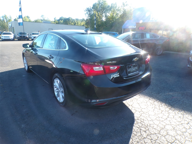 2023 Chevrolet Malibu 1LT - Photo 2
