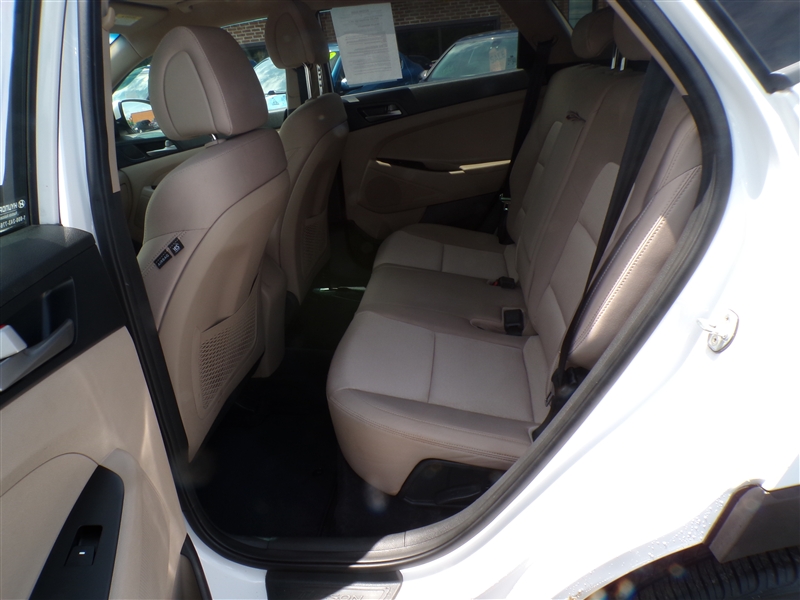 2018 Hyundai Tucson SE - Photo 11