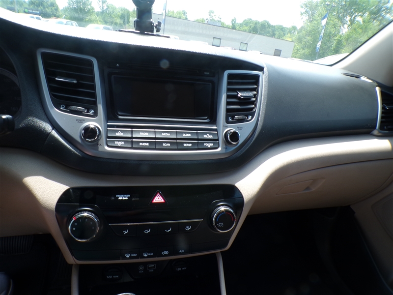 2018 Hyundai Tucson SE - Photo 20