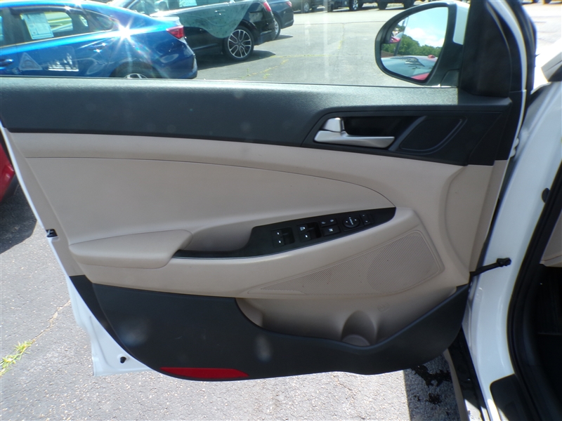 2018 Hyundai Tucson SE - Photo 9